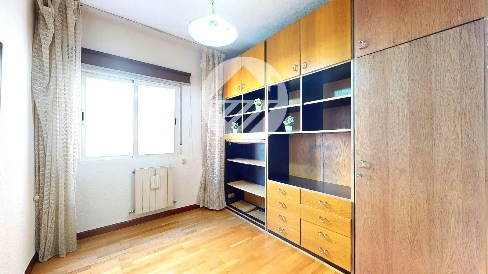 Schlafzimmer von Wohnung zum Verkauf in Madrid mit Klimaanlage und Heizung