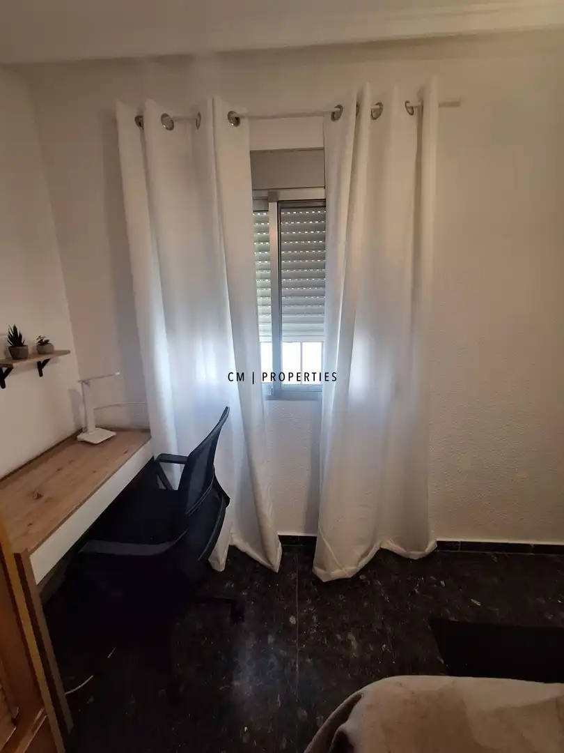 Schlafzimmer von Wohnung zur Miete in Moncada mit Klimaanlage, Heizung und Terrasse