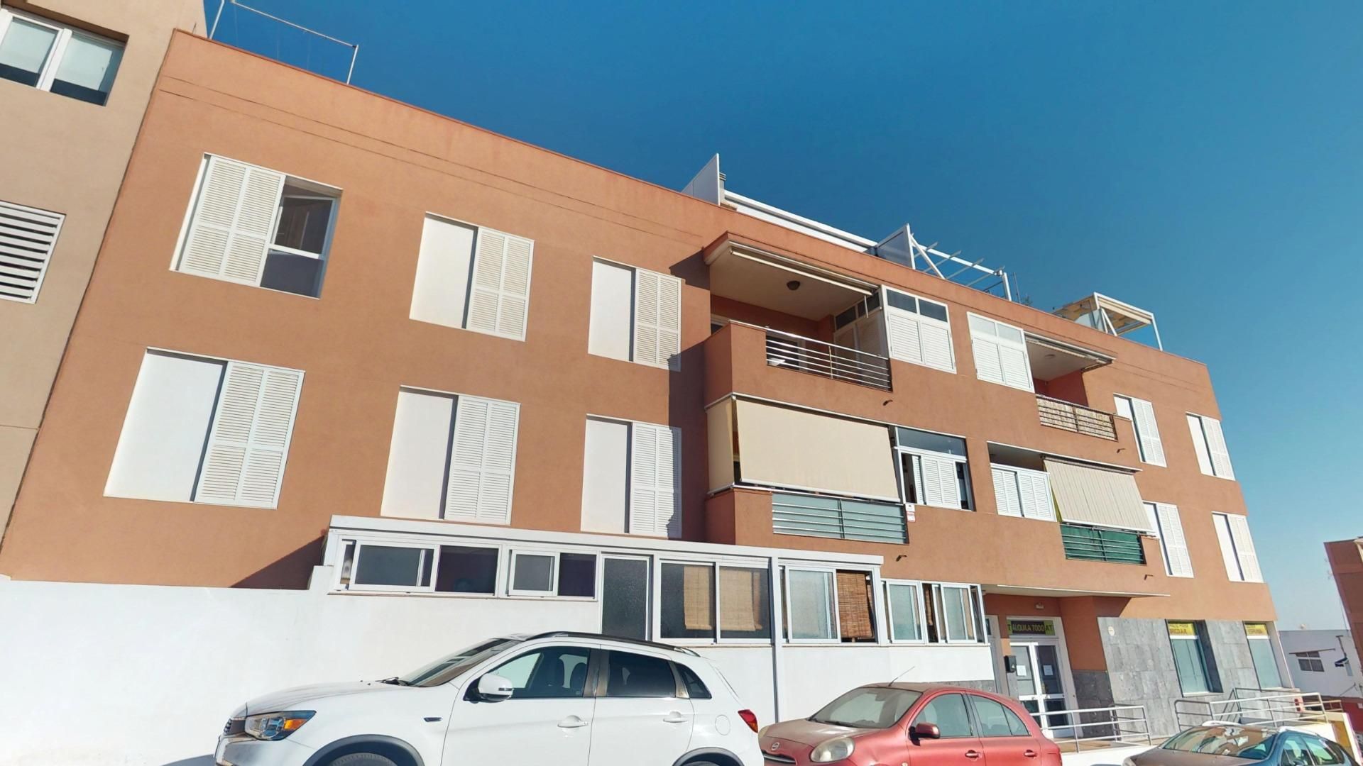 Vista exterior de Pis en venda en Guía de Isora amb Terrassa