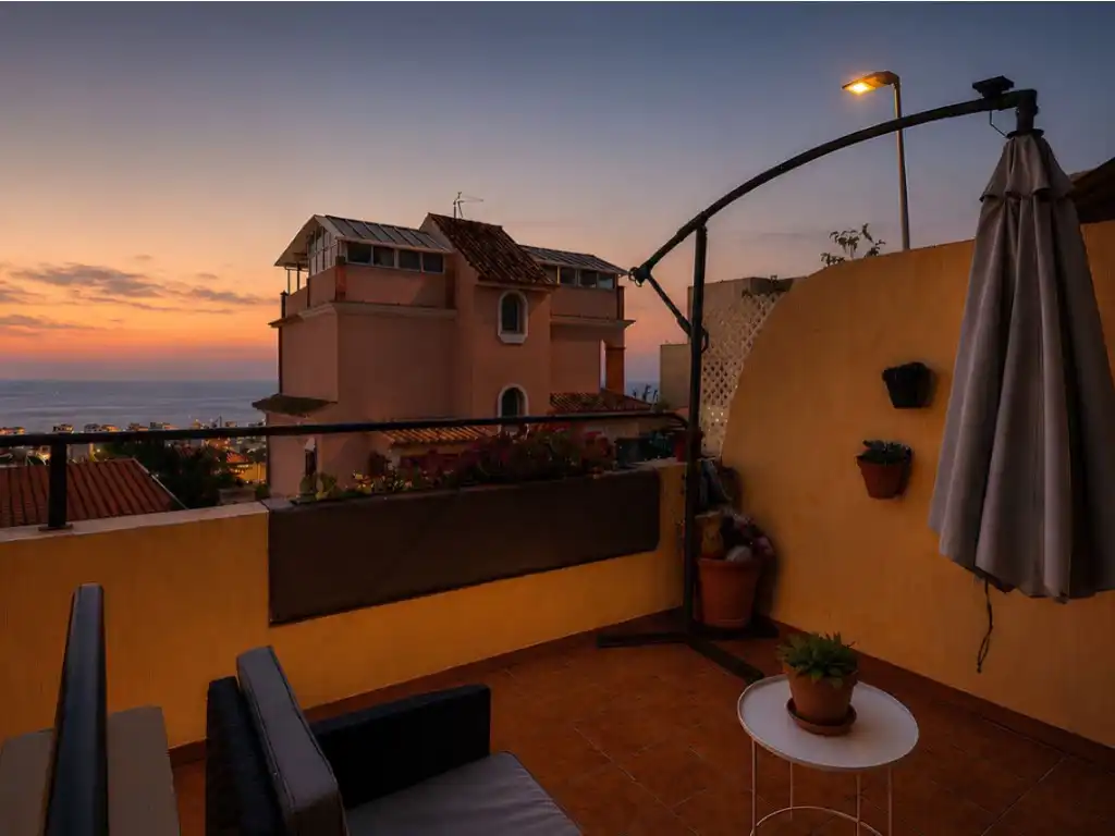 Terraza de Casa adosada en venta en Benalmádena con Aire acondicionado, Jardín privado y Amueblado