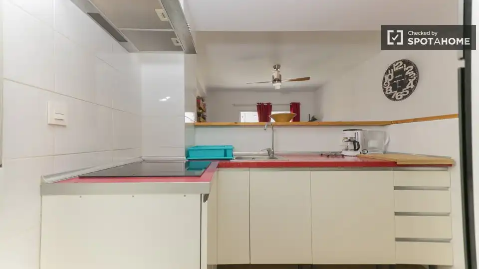 Cocina de Piso de alquiler en Valencia con Aire acondicionado, Calefacción y Amueblado