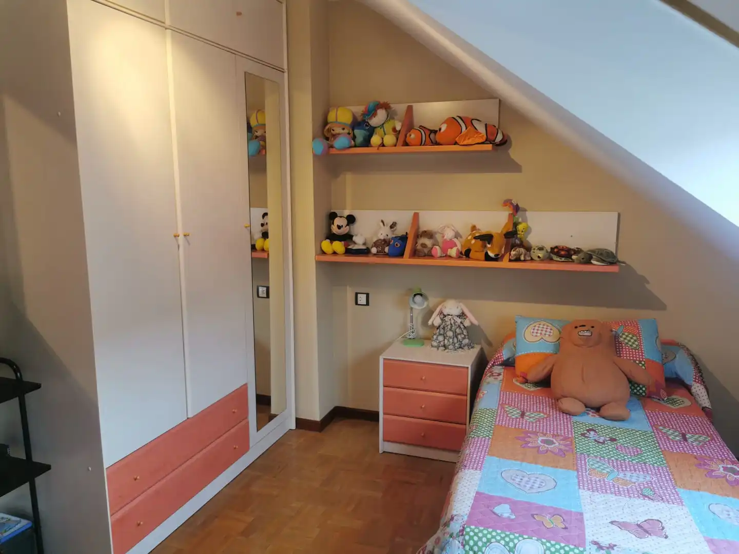 Habitación de Piso en venta en Gijón  con Calefacción, Parquet y Trastero
