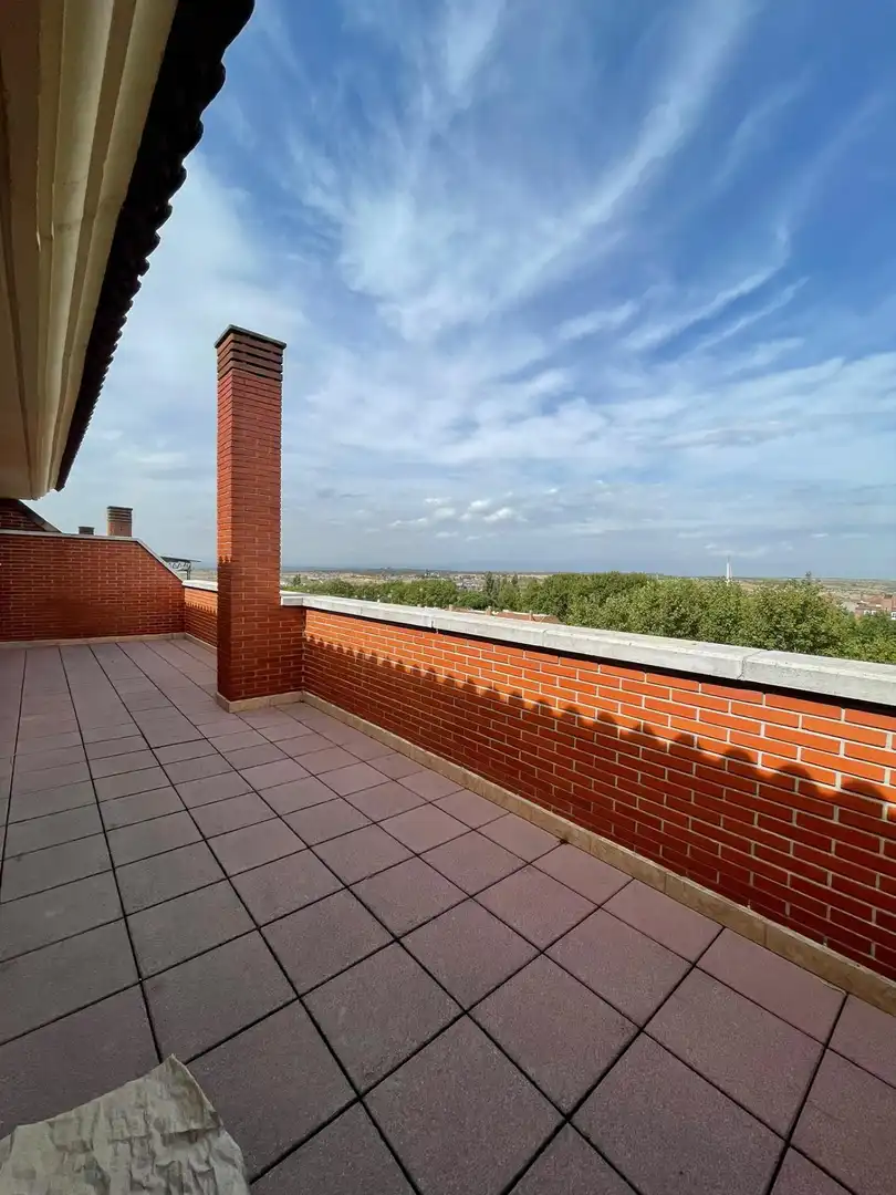 Ático con terraza en alquiler en Calle CERRO MINGUETE, imagen 5
