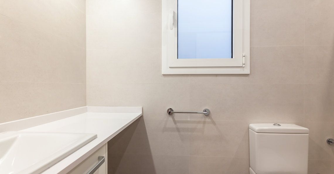 Bathroom of Flat to rent in Igualada  with Air Conditioner, Pets allowed and Internet