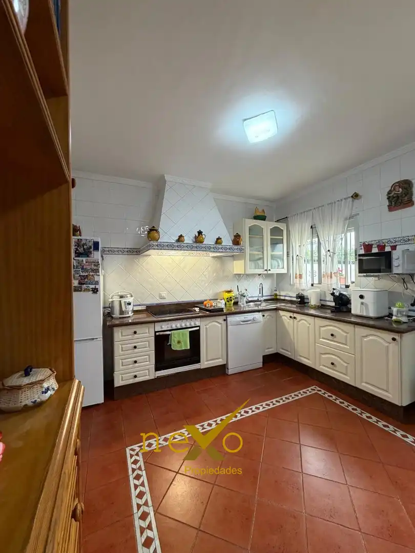 Cocina de Casa o chalet en venta en Carmona con Aire acondicionado, Jardín privado y Terraza
