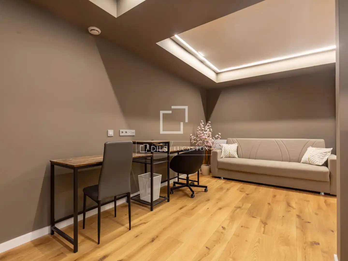 Sala d'estar de Casa o xalet en venda en Esplugues de Llobregat amb Aire condicionat, Calefacció i Parquet