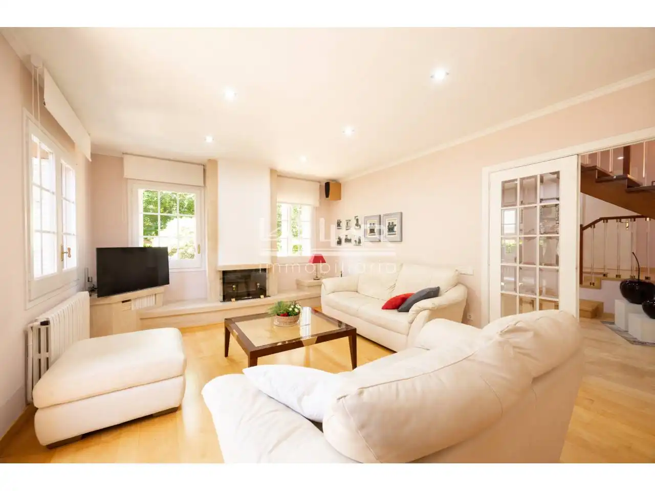 Sala de estar de Casa o chalet en venta en Vic con Calefacción, Jardín privado y Parquet