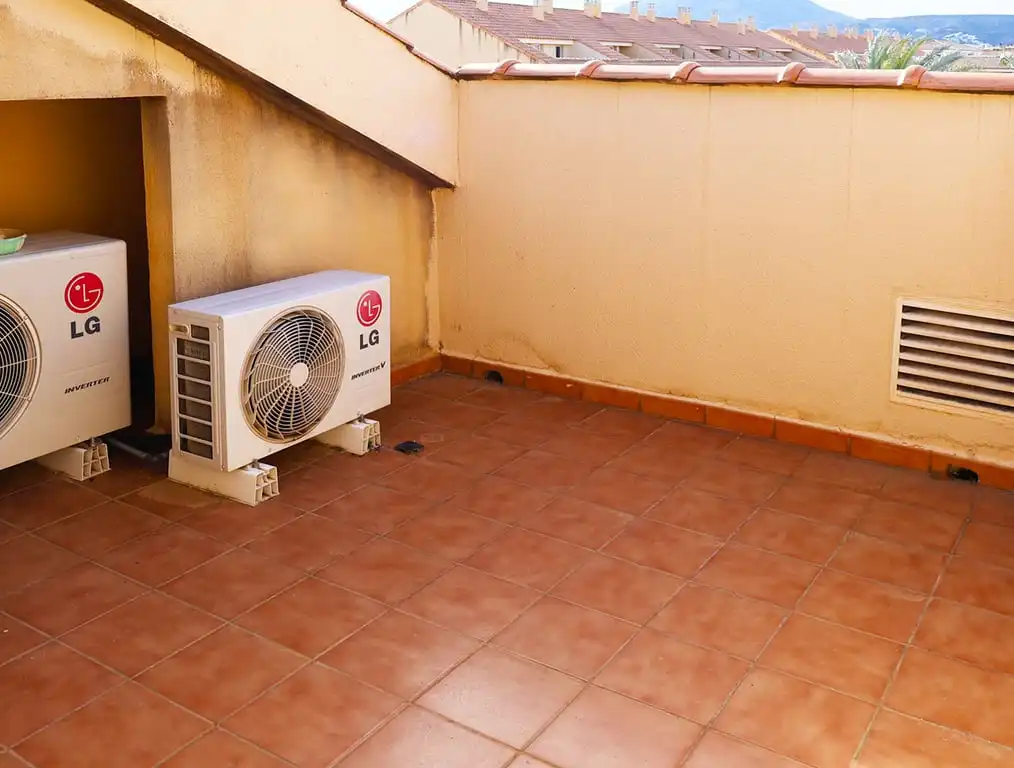 Attic for sale in Jávea / Xàbia  with Air Conditioner, Private garden and Storage room