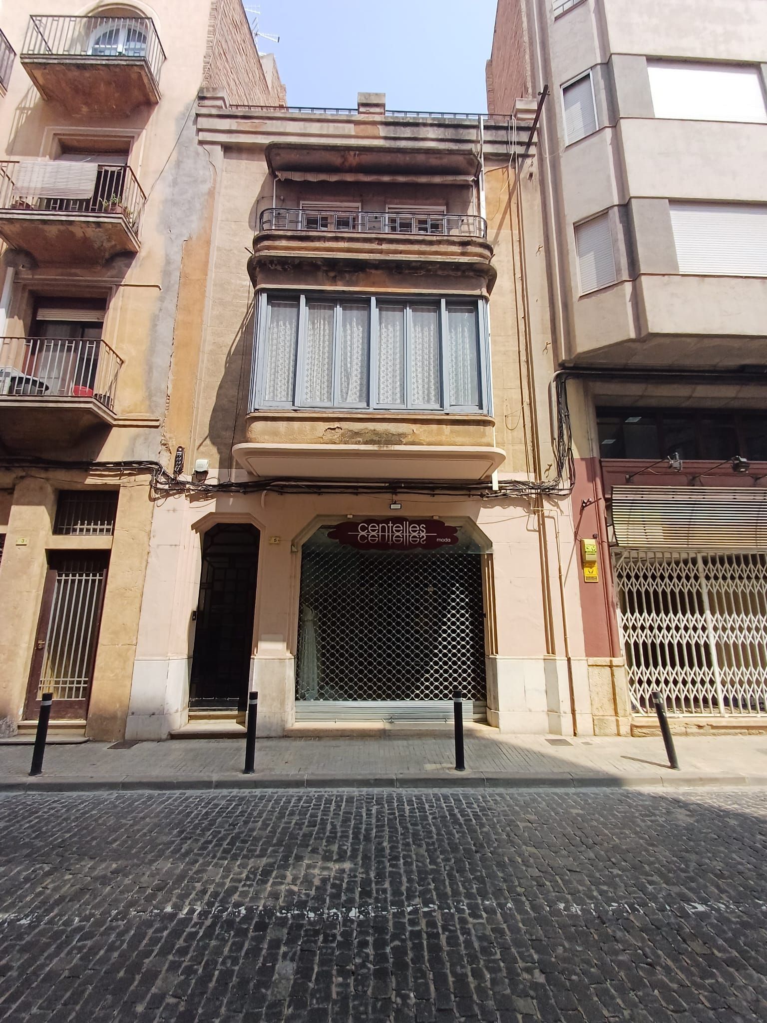 Vista exterior de Edifici en venda en Tortosa