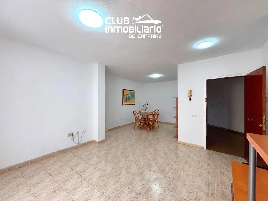 Vista exterior de Pis de lloguer en Adeje amb Terrassa, Moblat i Piscina comunitària