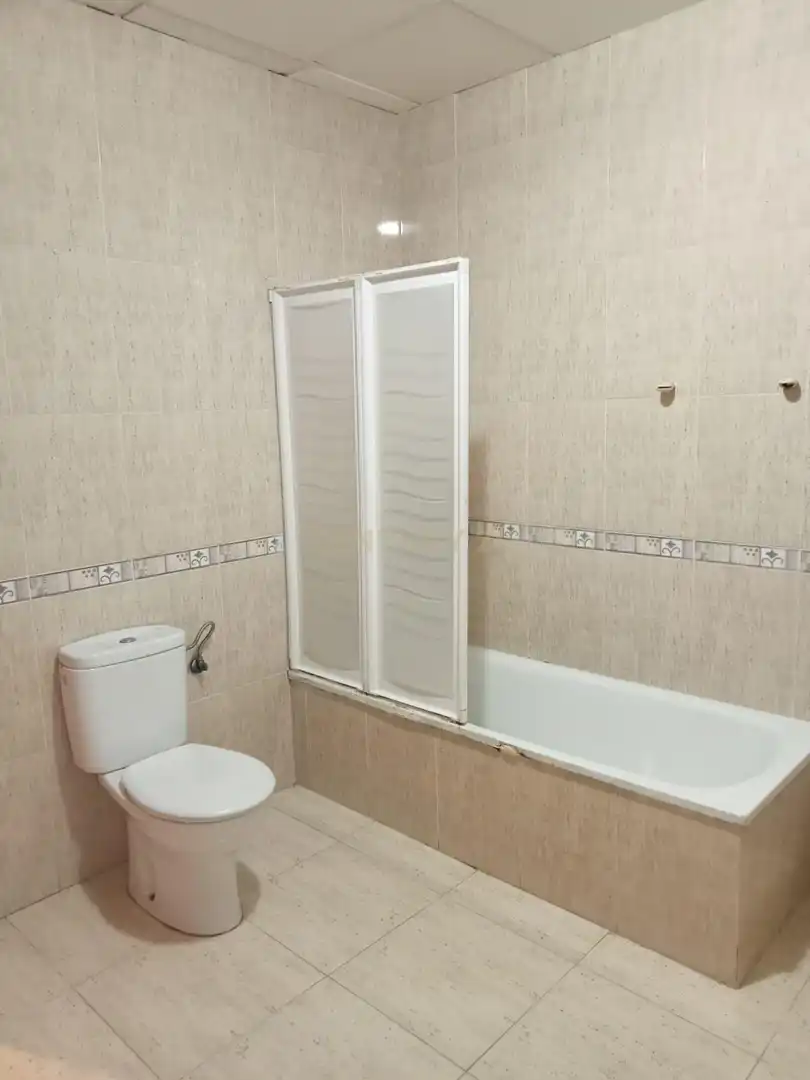Bathroom of Flat for sale in Olivenza  with Air Conditioner, Storage room and Balcony