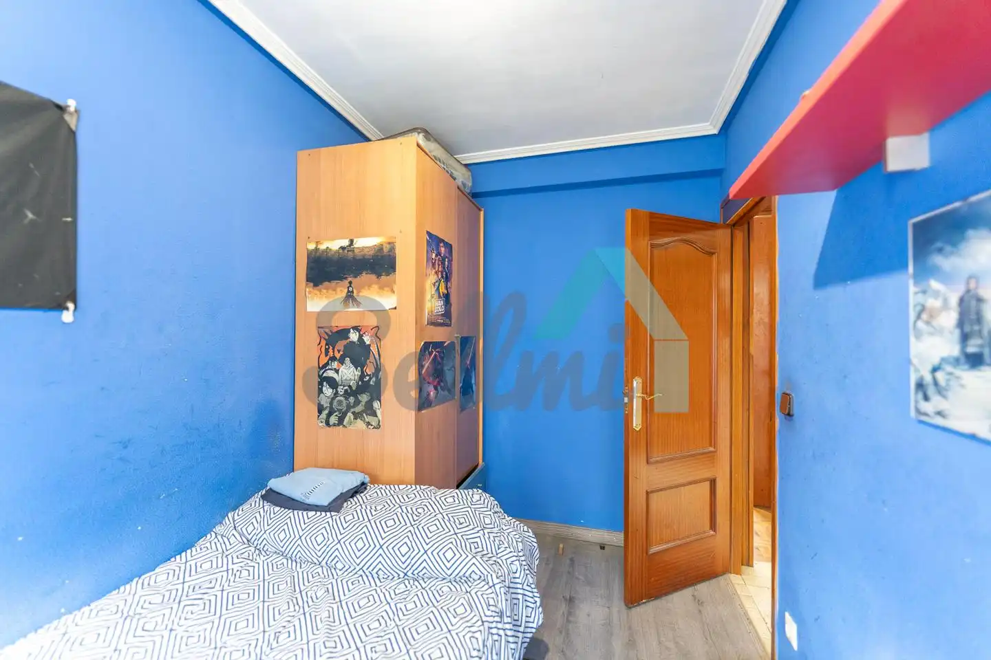 Dormitori de Pis en venda en Oviedo  amb Calefacció, Parquet i Terrassa