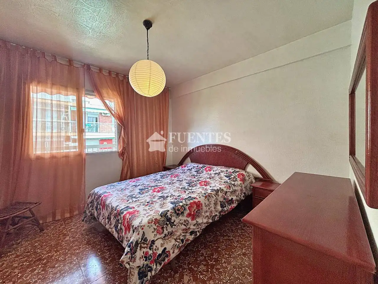 Habitación de Piso en venta en Alicante / Alacant con Terraza y Amueblado