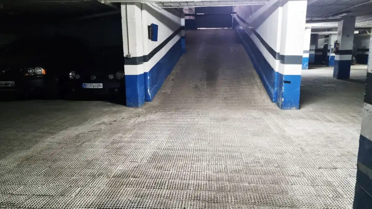 Parking of Garage for rent in Sevilla