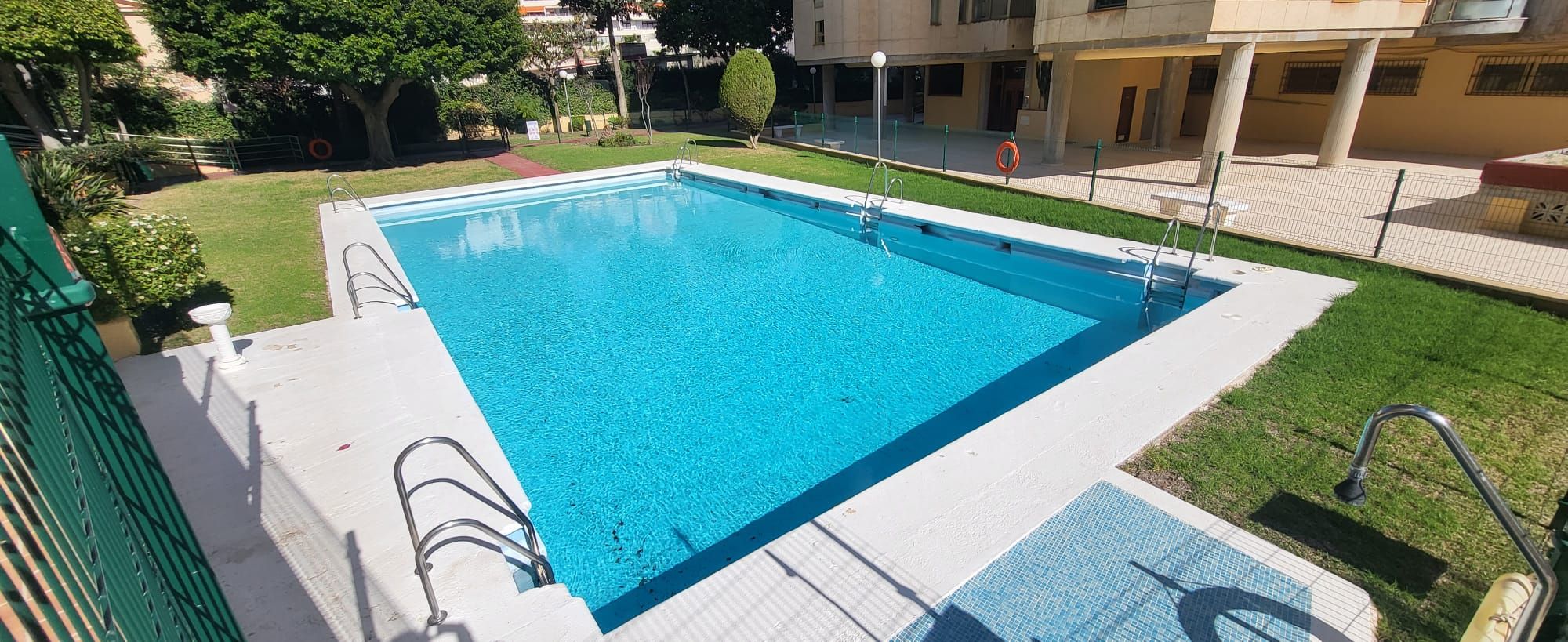 Piscina de Apartament en venda en Torremolinos amb Aire condicionat, Terrassa i Piscina comunitària