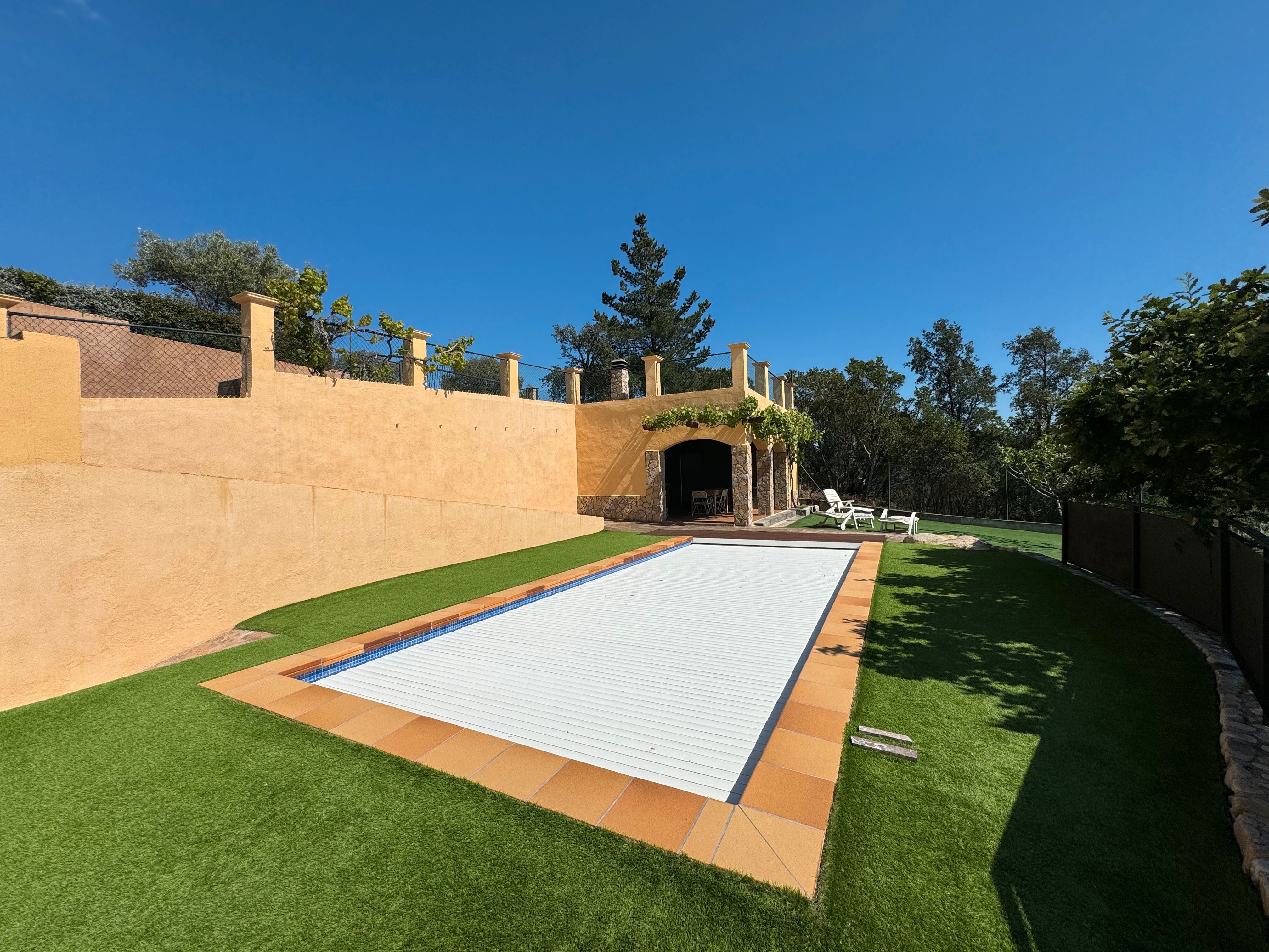 Swimming pool of House or chalet for sale in Riells i Viabrea  with Heating, Private garden and Terrace