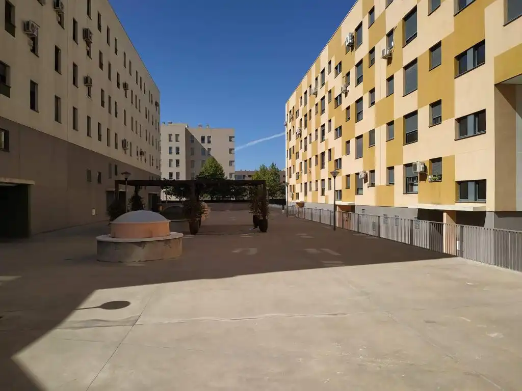 Aparcamiento con ascensor en venta en c/ pablo neruda