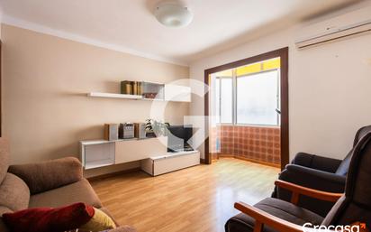Living room of Flat for sale in L'Hospitalet de Llobregat  with Air Conditioner and Balcony
