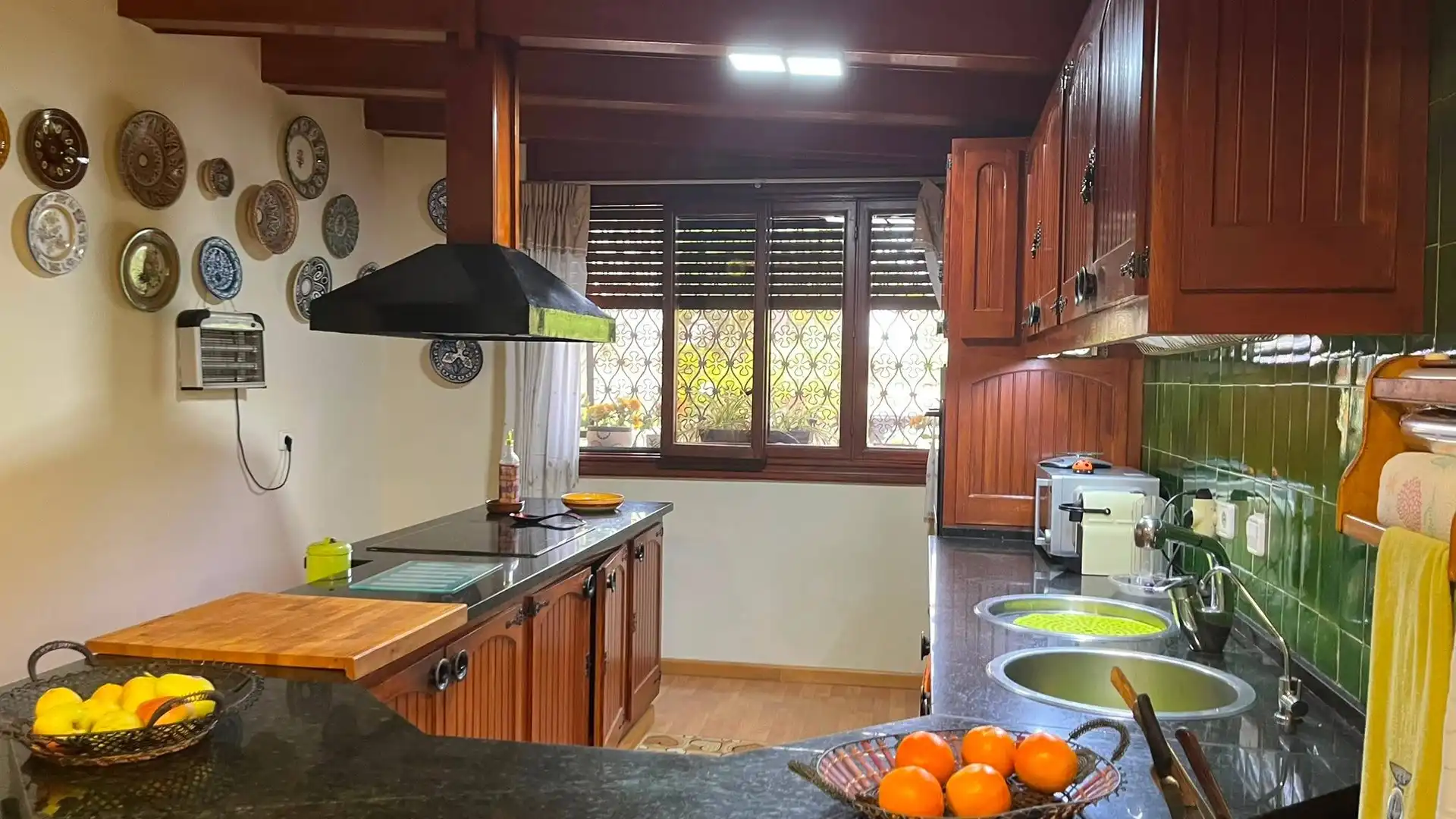 Cocina de Casa o chalet en venta en Elche / Elx con Aire acondicionado, Calefacción y Jardín privado