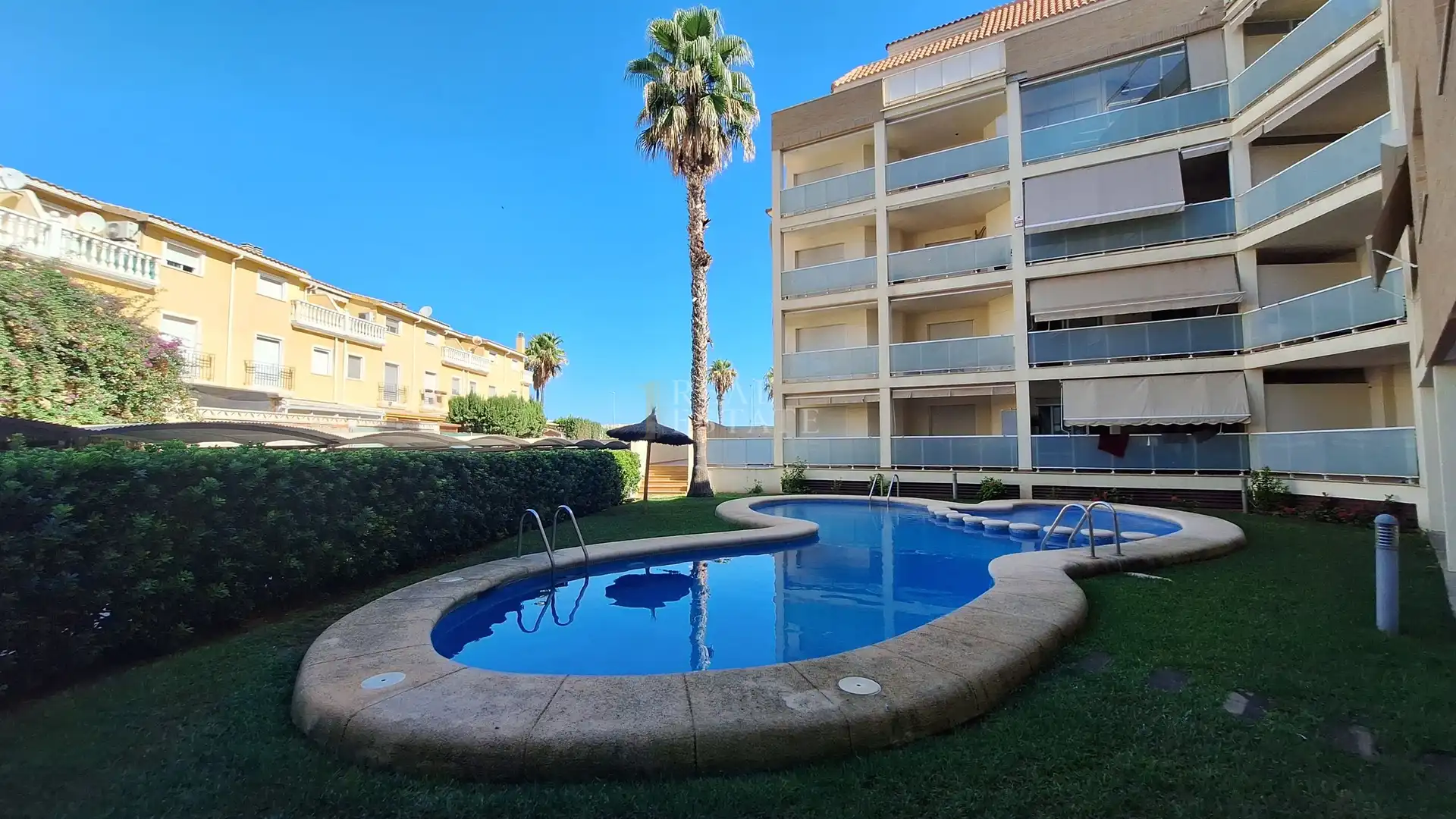 Piscina de Piso en venta en Dénia con Aire acondicionado, Calefacción y Trastero