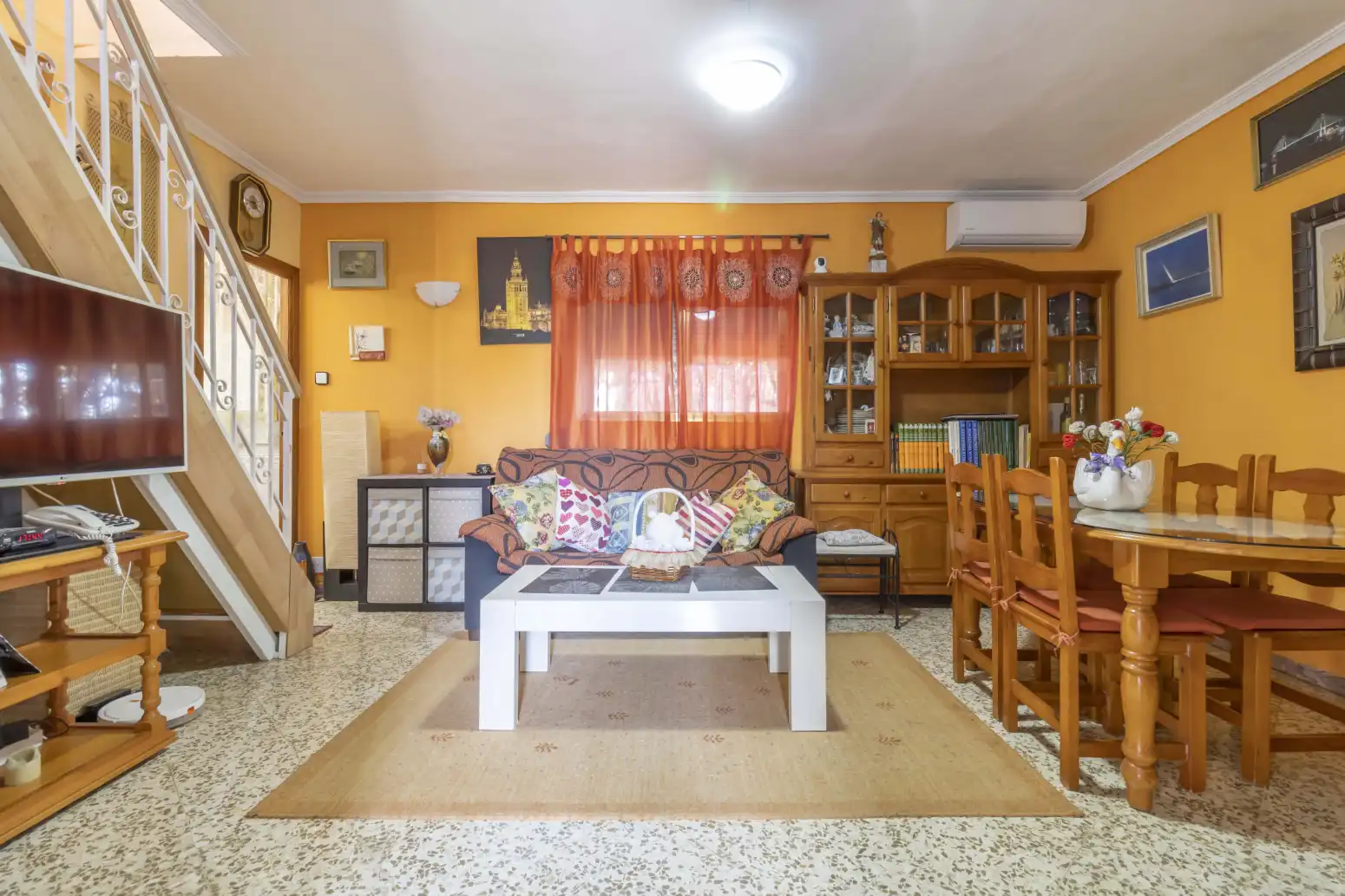 Wohnzimmer von Haus oder Chalet zum Verkauf in Espartinas mit Klimaanlage, Terrasse und Schwimmbad