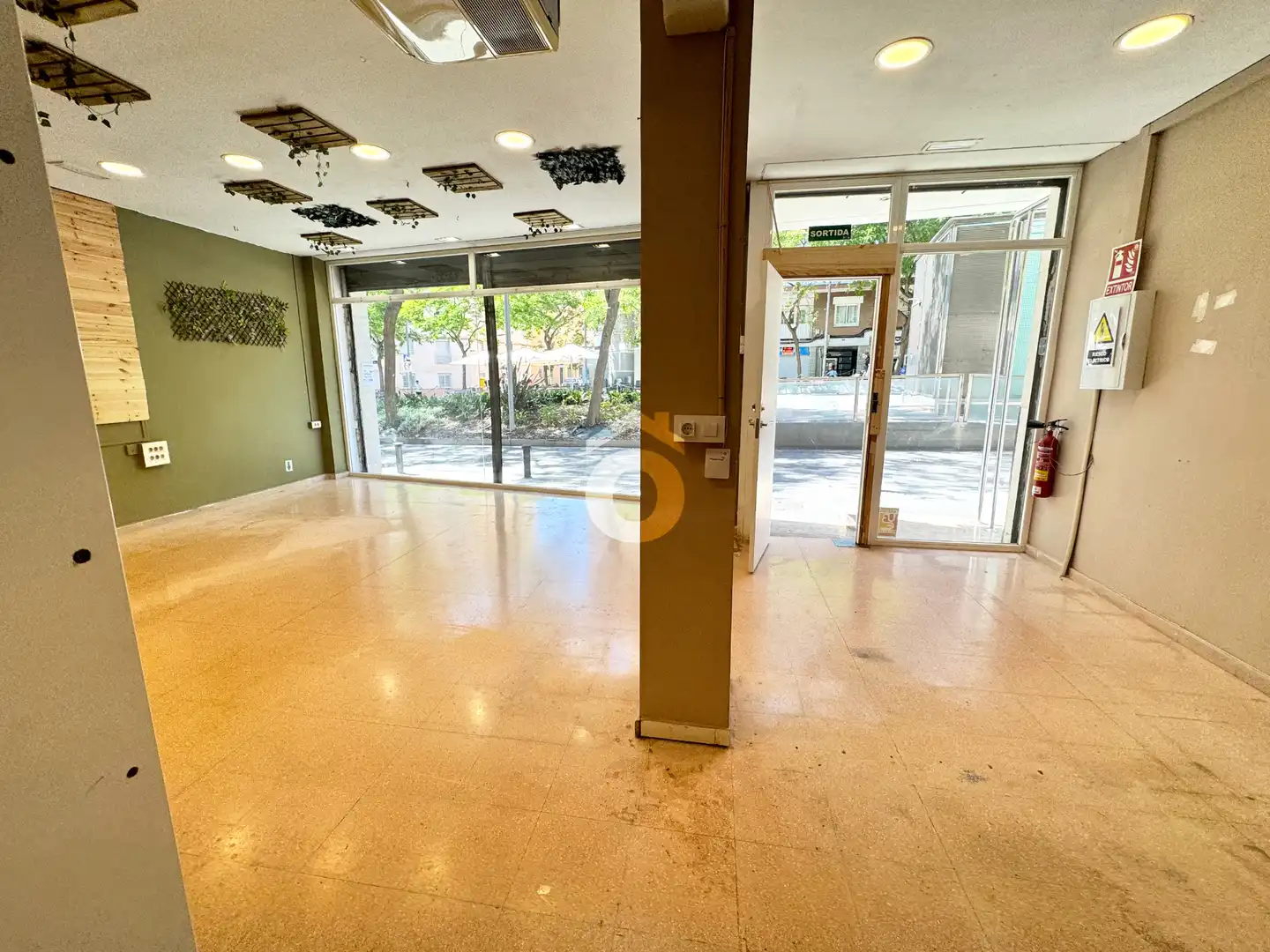 Local commercial à vendre à Carrer d'Àngel Guimerà, imagen 3