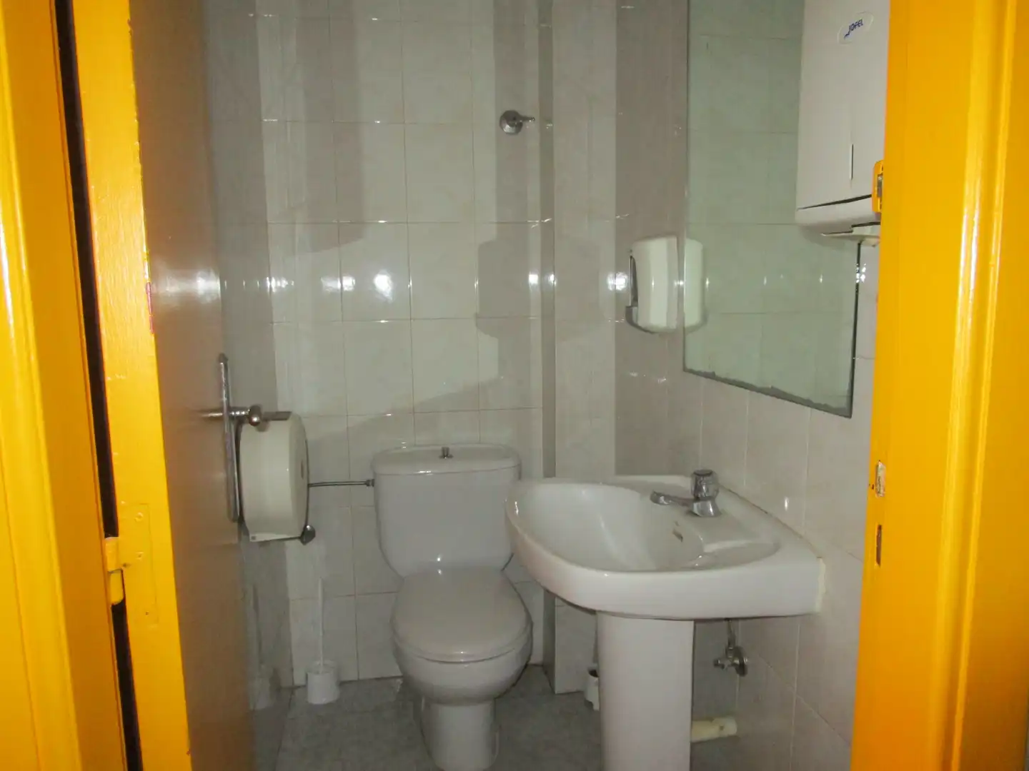 Baño de Local de alquiler en Santiago de Compostela  con Terraza y Amueblado