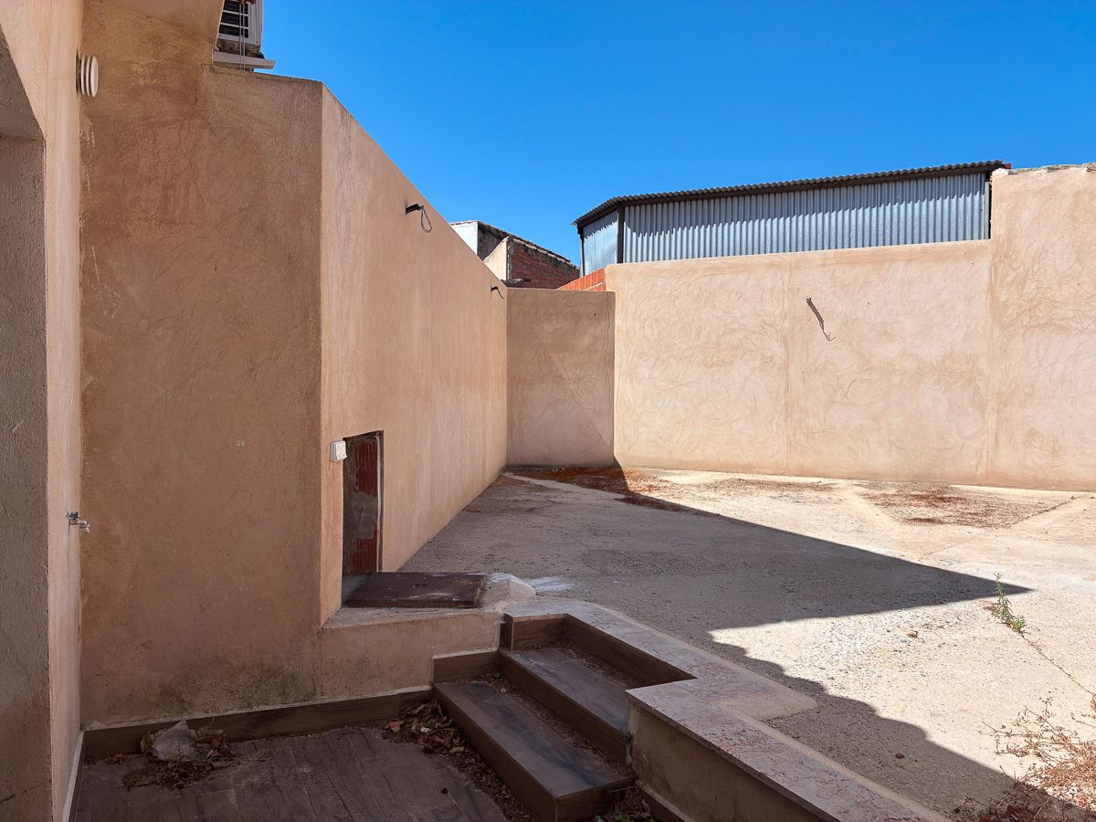 Exterior view of Single-family semi-detached for sale in Piedrabuena  with Air Conditioner, Heating and Private garden