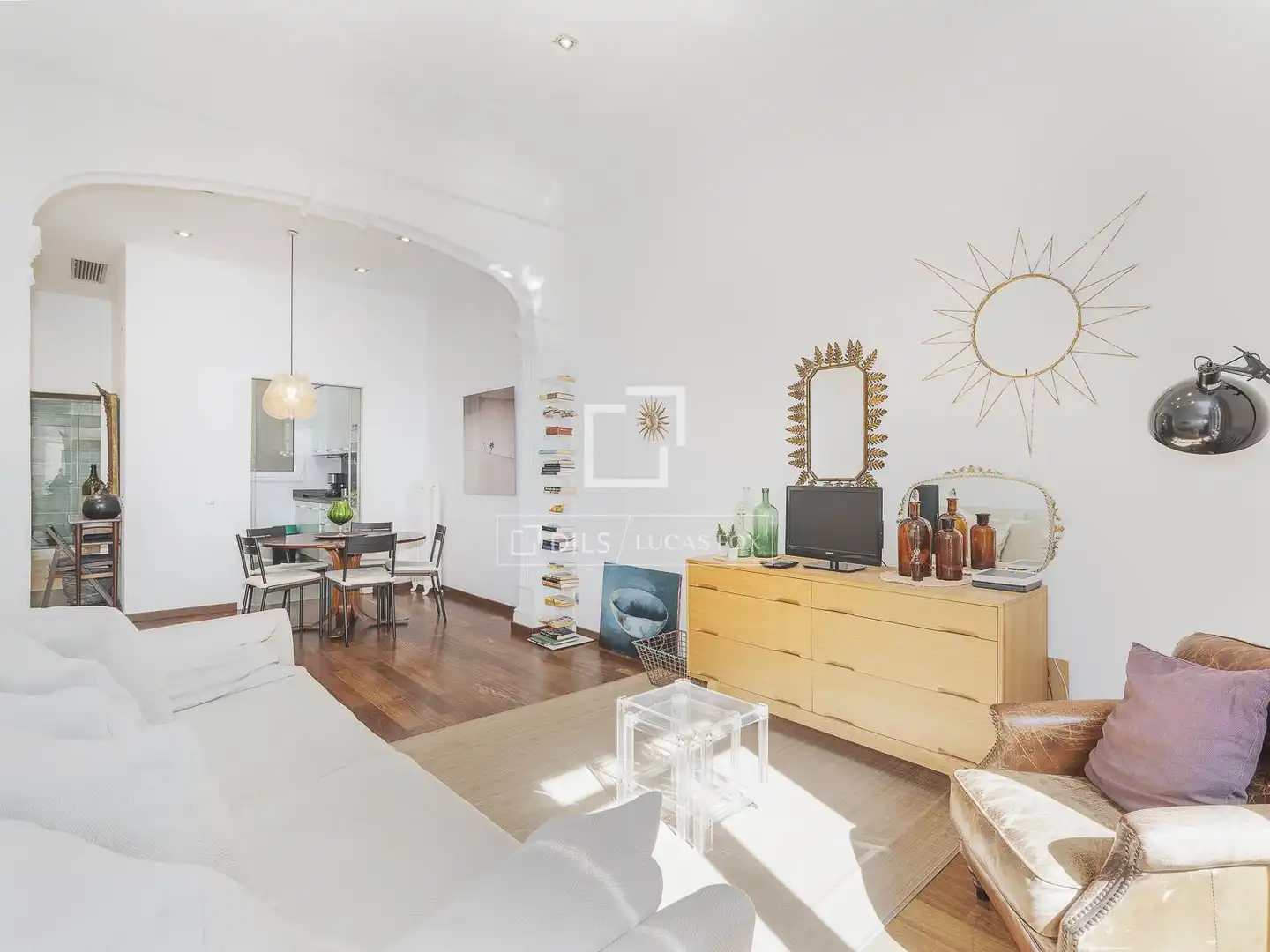 Wohnzimmer von Wohnung zum Verkauf in Barcelona mit Klimaanlage, Heizung und Balkon