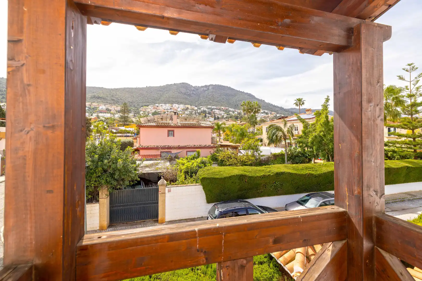Vista exterior de Casa o xalet en venda en Alhaurín de la Torre amb Aire condicionat, Calefacció i Jardí privat