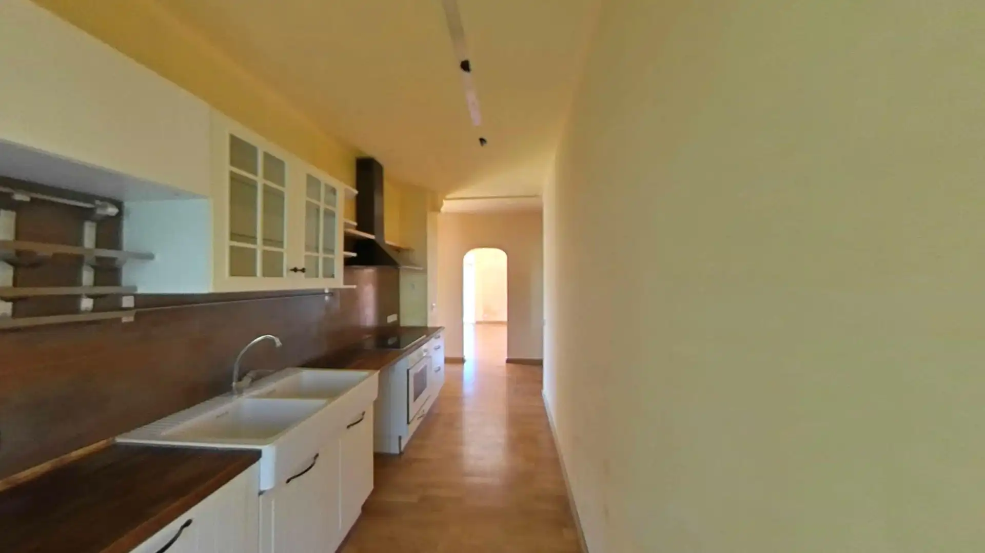 Cocina de Piso en venta en Sant Joan de les Abadesses con Calefacción, Terraza y Trastero