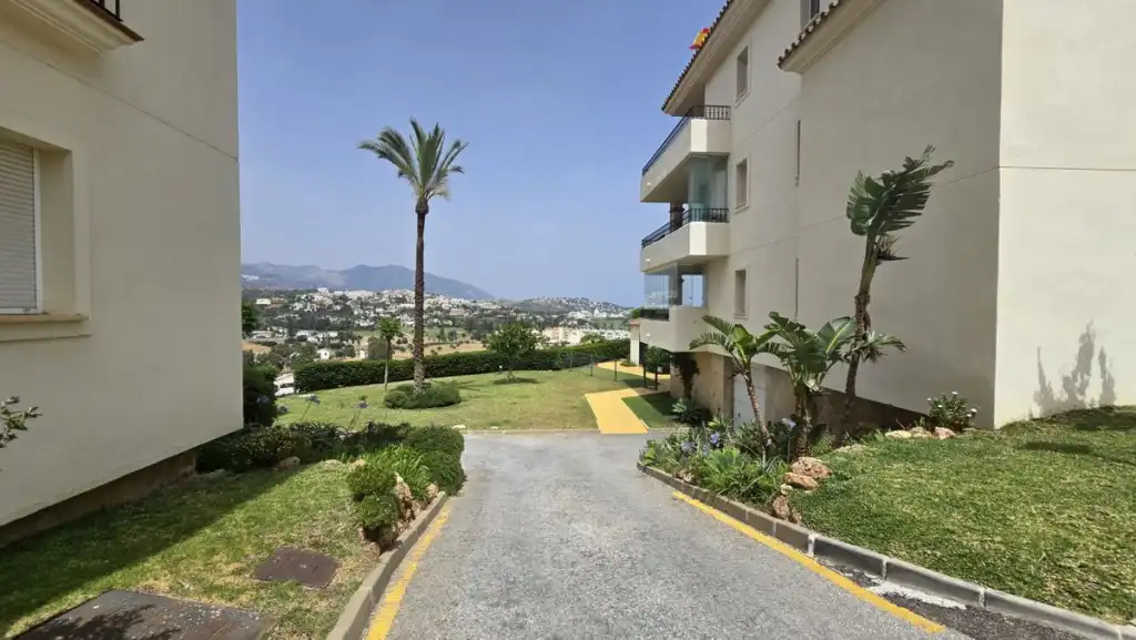 Außenansicht von Wohnungen zum Verkauf in Mijas mit Klimaanlage, Terrasse und Schwimmbad