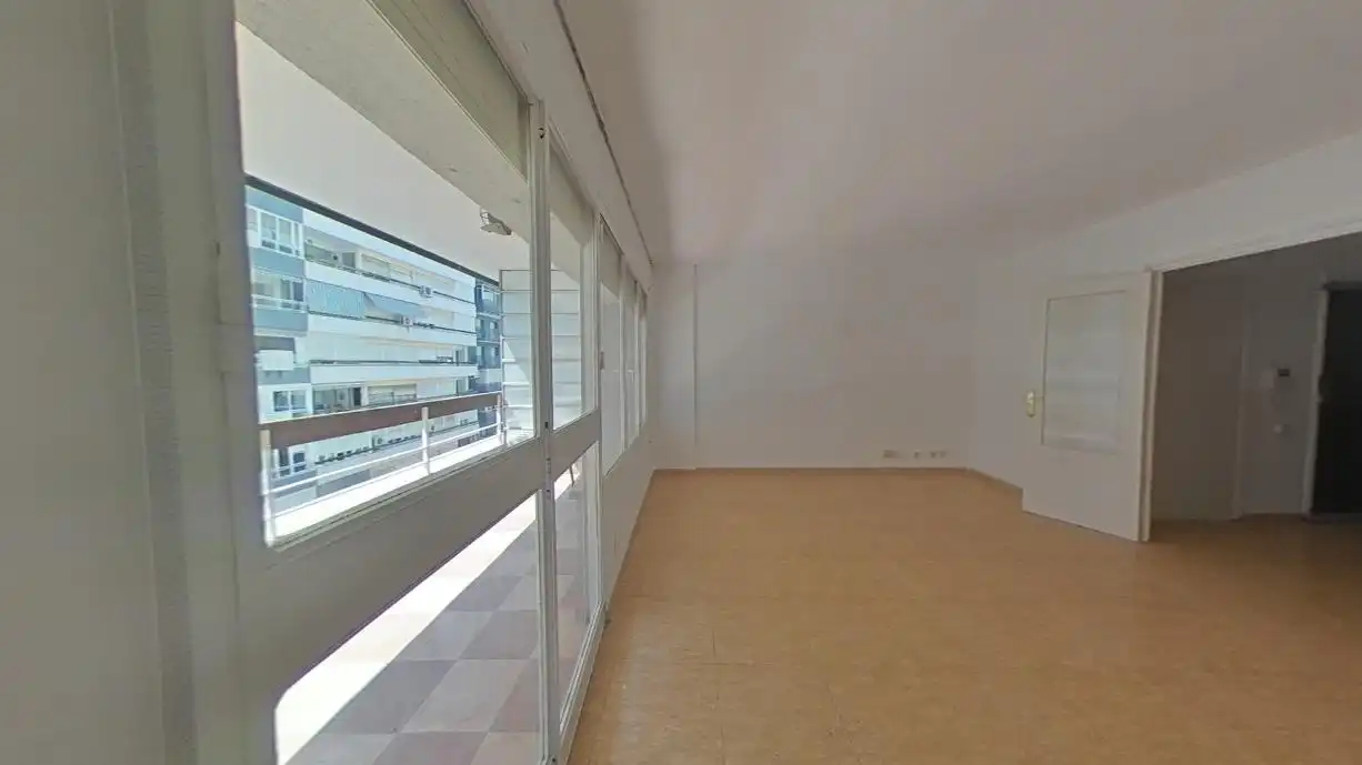Piso con ascensor en venta en C/ Orense, imagen 2