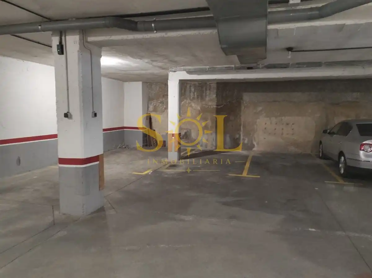 Dúplex amb ascensor en venda a Avenida de los Reyes Leoneses 10, imagen 32