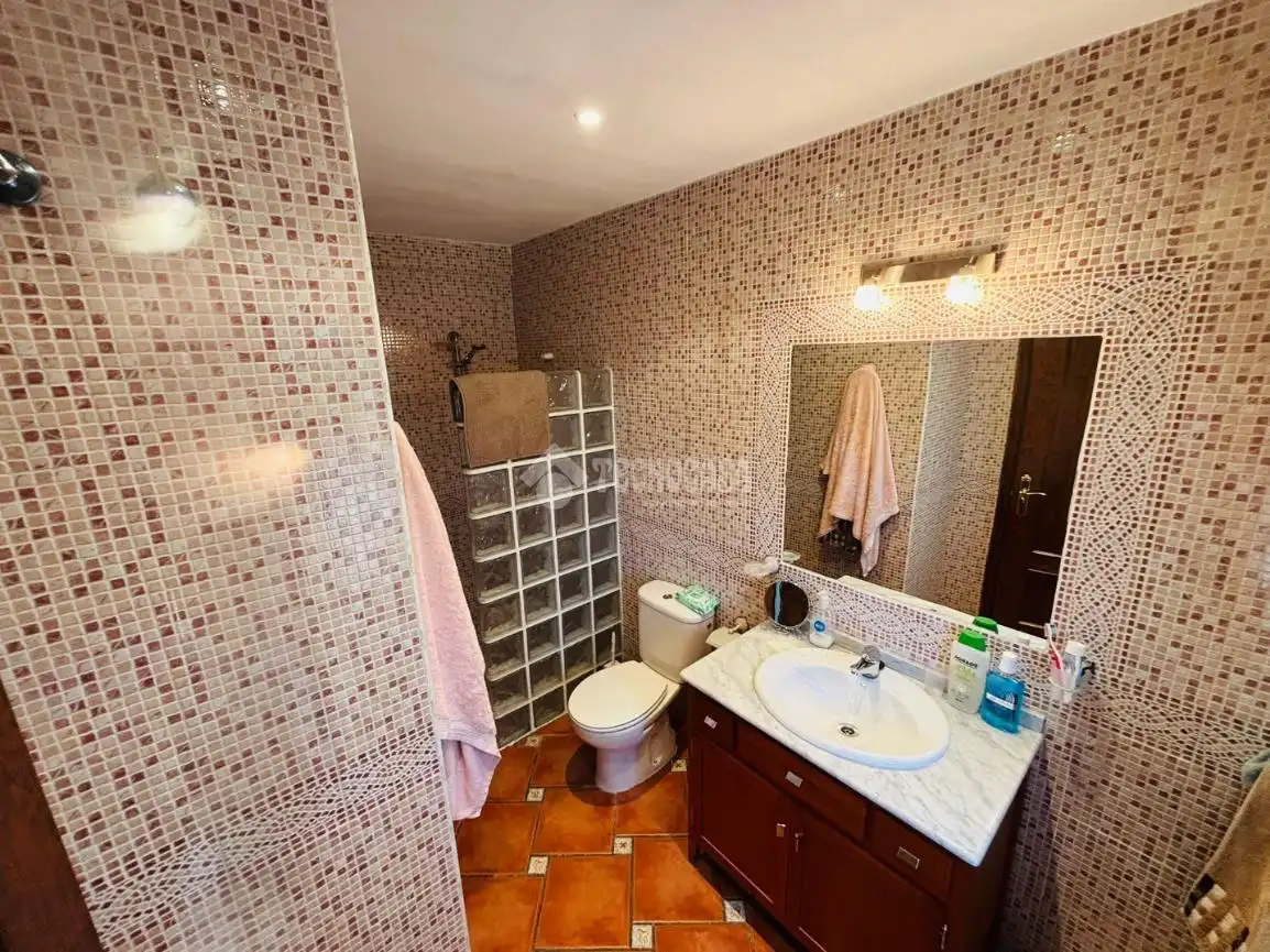 Badezimmer von Haus oder Chalet zum Verkauf in Escalona mit Klimaanlage und Heizung
