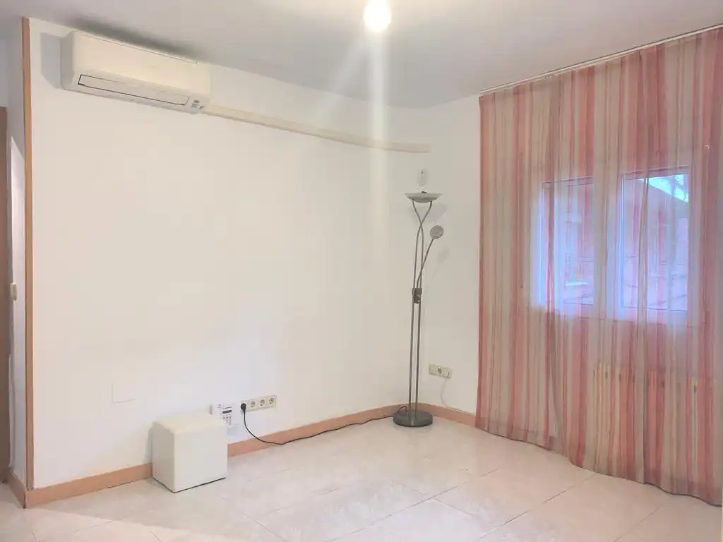 Bedroom of Ground floor for rent in Madrid  with Air Conditioner and Heating