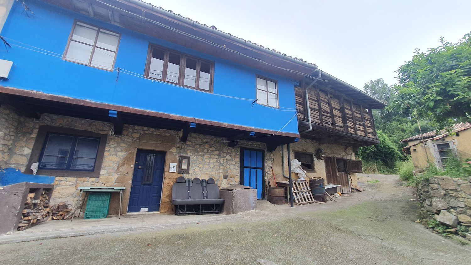 Vista exterior de Casa o xalet en venda en Piloña amb Piscina
