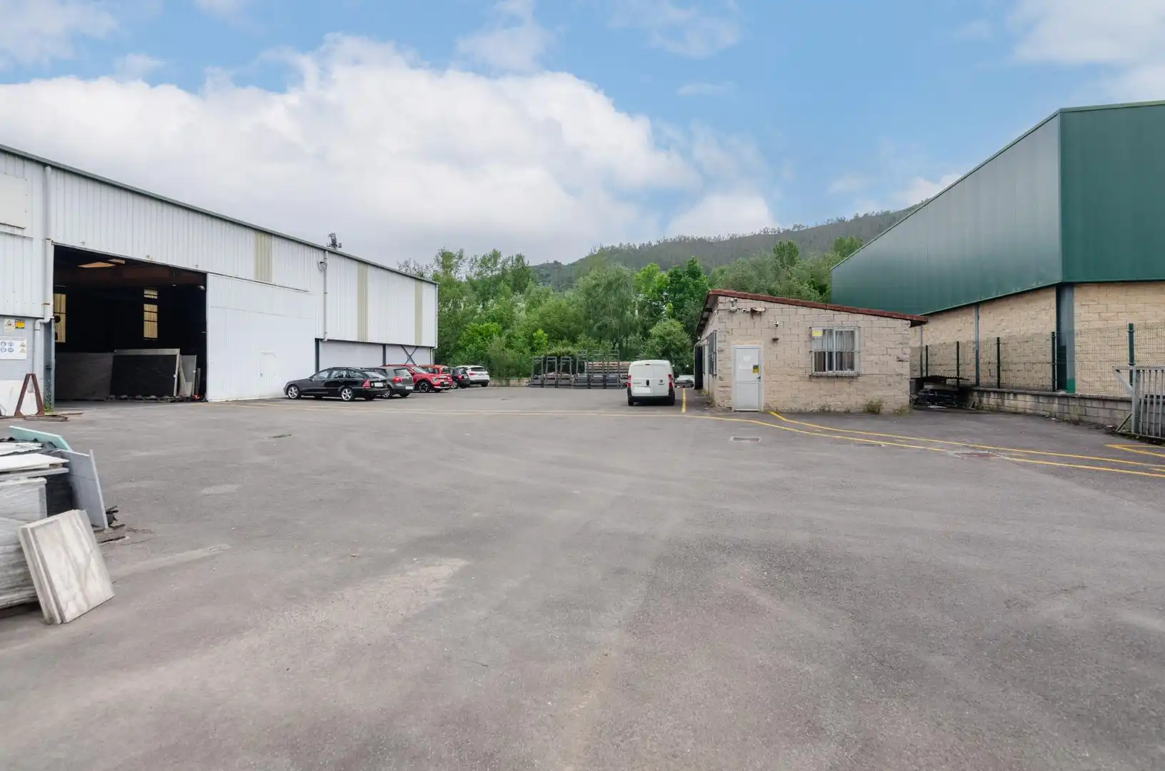Aparcament de Nau industrial en venda en Mieres (Asturias)