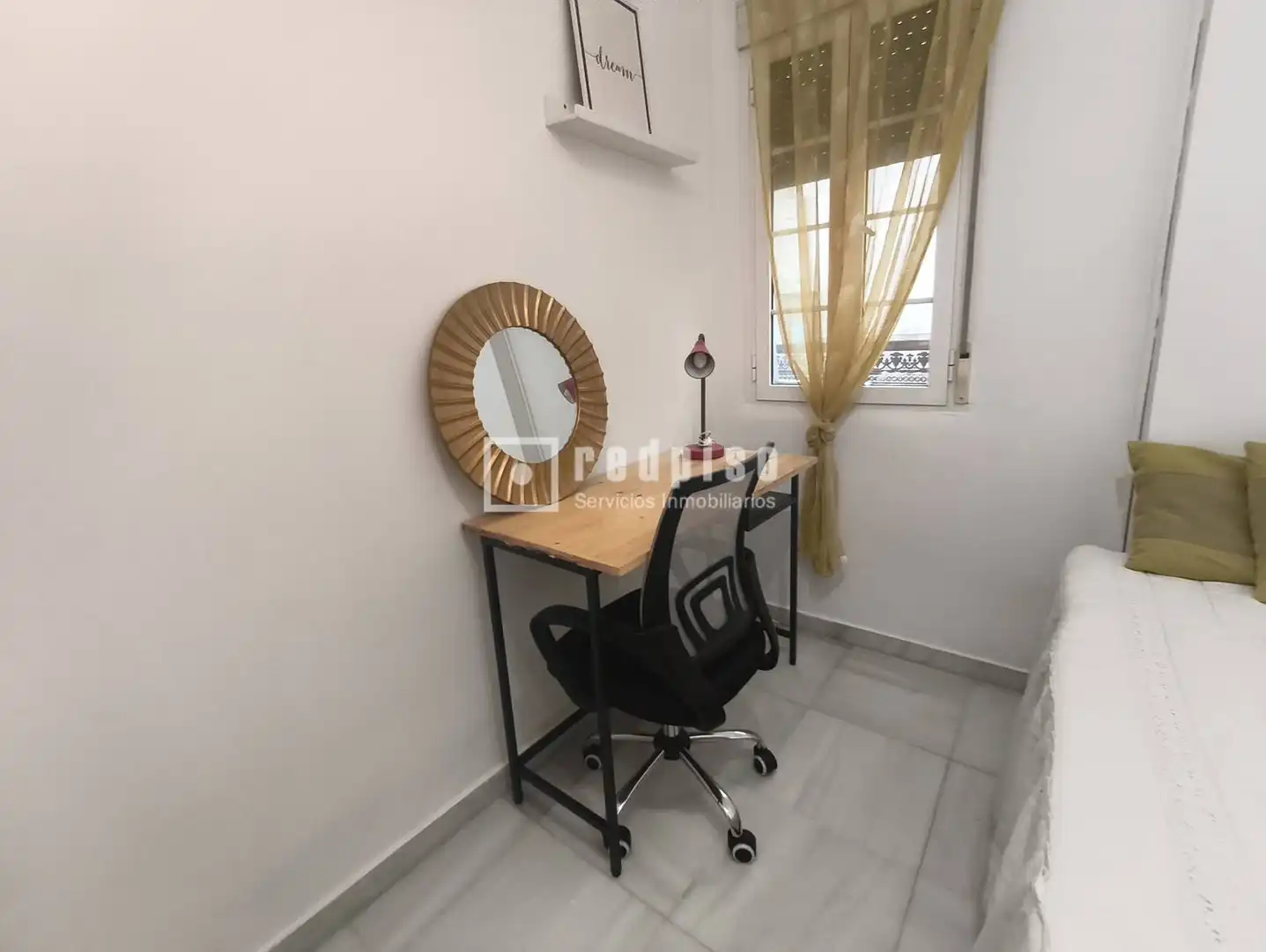 Habitación de Piso de alquiler en Sevilla con Aire acondicionado, Terraza y Amueblado
