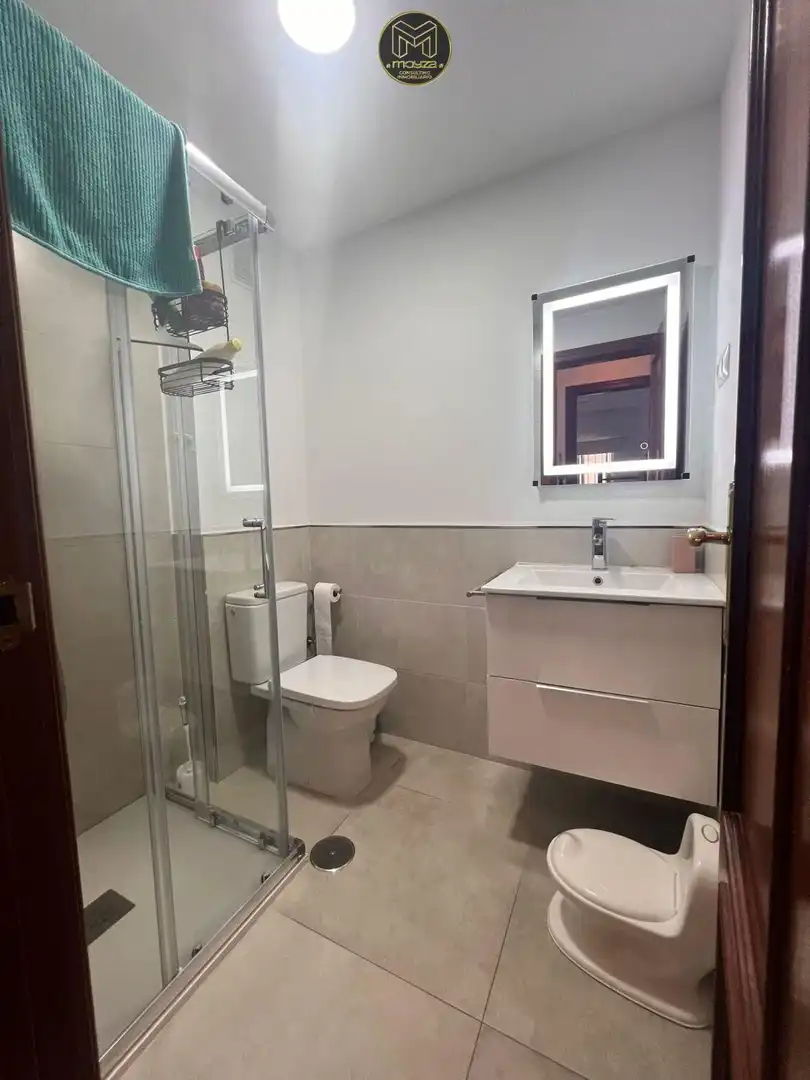 Bathroom of Flat for sale in Fuengirola  with Terrace