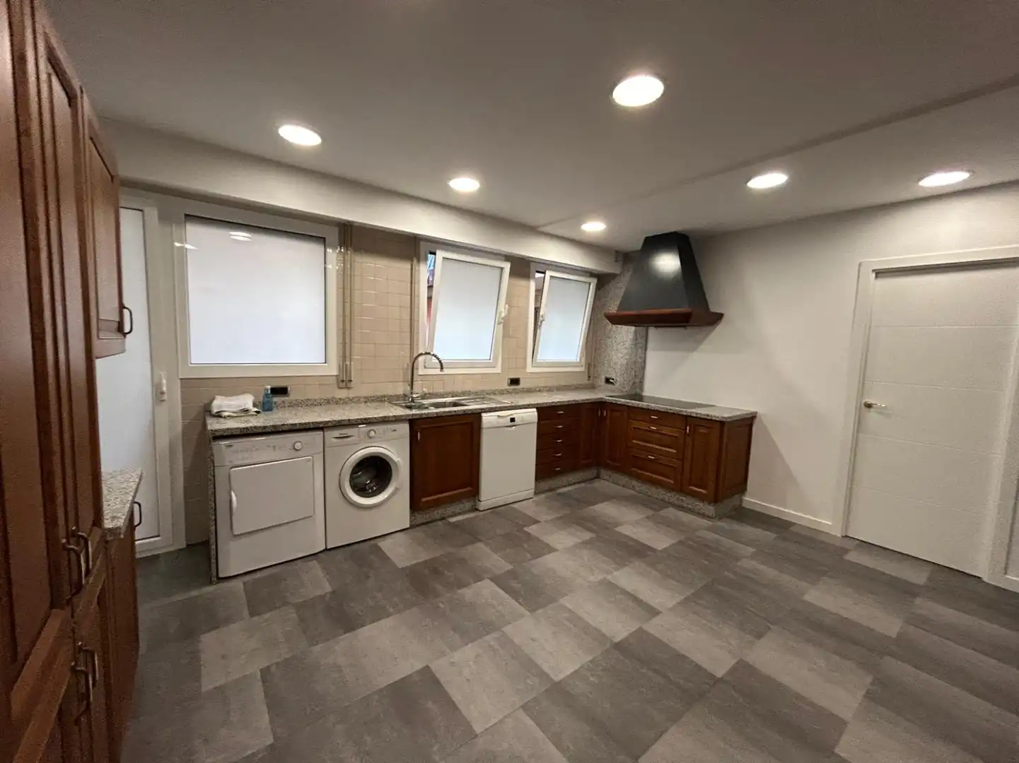Cocina de Piso de alquiler en  Logroño con Aire acondicionado, Calefacción y Terraza