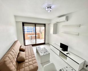 Sala d'estar de Apartament de lloguer en Benicasim / Benicàssim amb Aire condicionat, Terrassa i Moblat