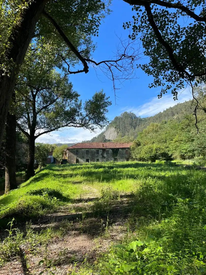 Vista exterior de Casa o xalet en venda en San Felices de Buelna