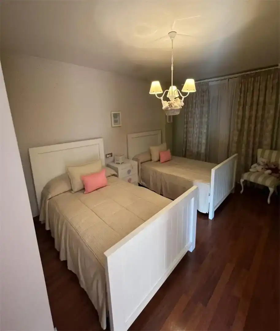 Bedroom of Flat for sale in Torres  with Air Conditioner, Parquet flooring and Storage room