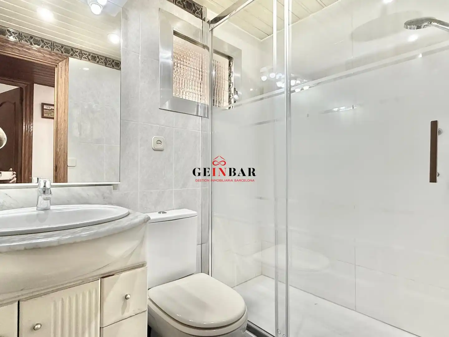 Baño de Piso en venta en L'Hospitalet de Llobregat con Aire acondicionado, Calefacción y Terraza