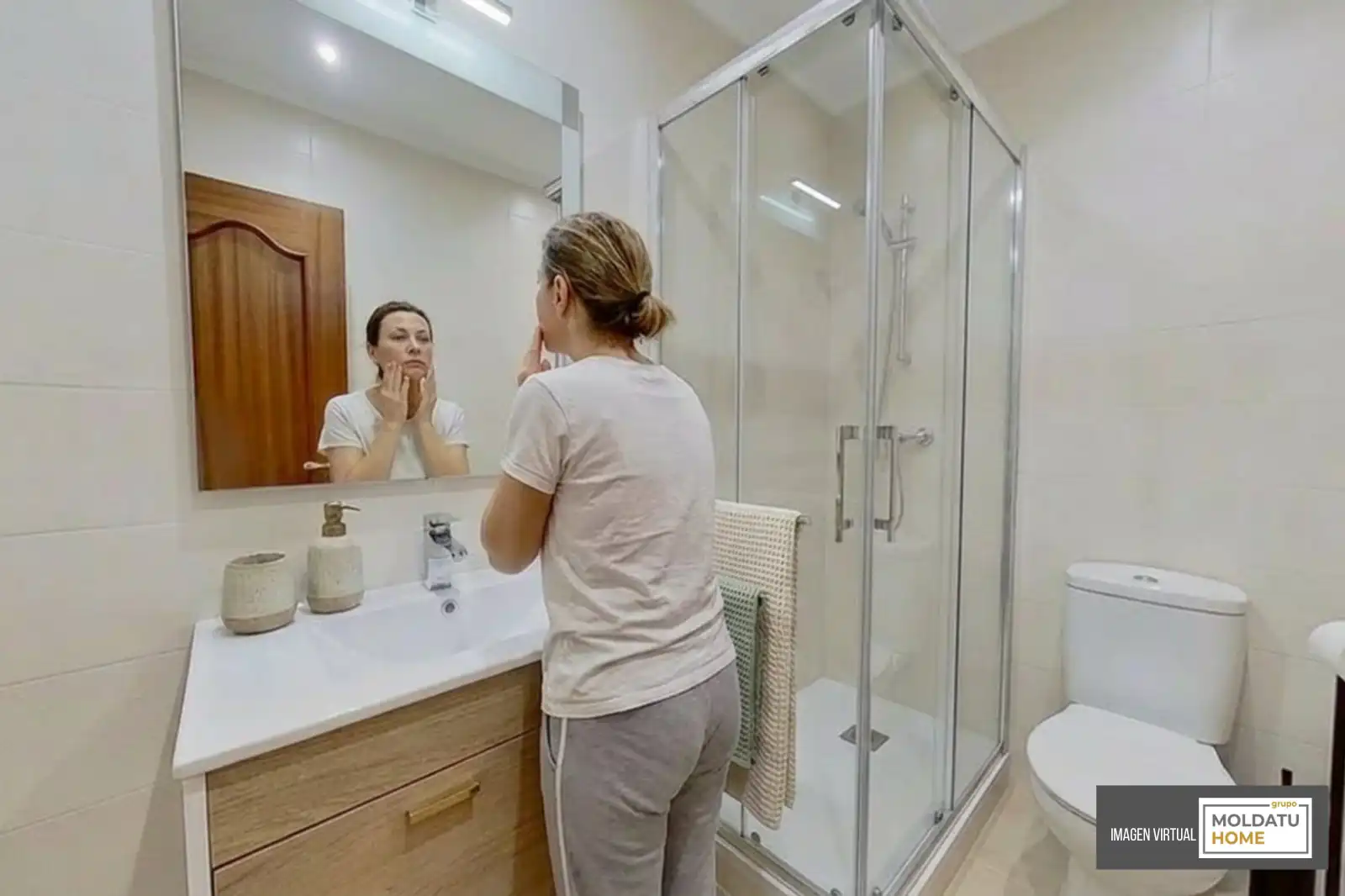 Bathroom of Flat for sale in Bilbao   with Heating and Terrace
