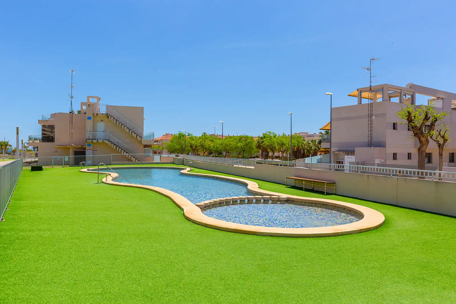 Piscina de Planta baja en venta en Pilar de la Horadada con Aire acondicionado, Jardín privado y Terraza