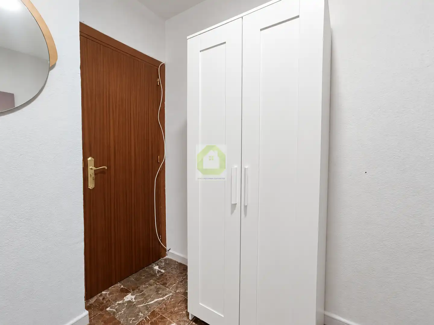 Bedroom of Flat for share in San Antón