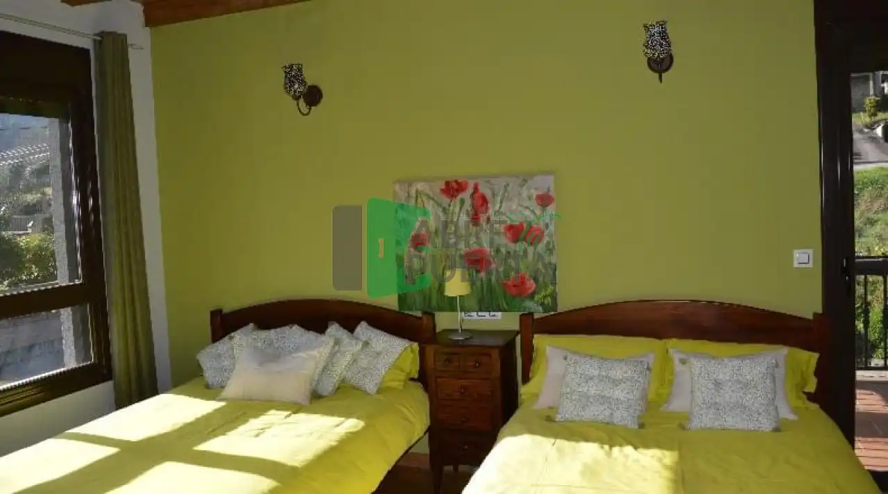 Bedroom of Houses for sale in Padrenda  with Heating, Private garden and Parquet flooring