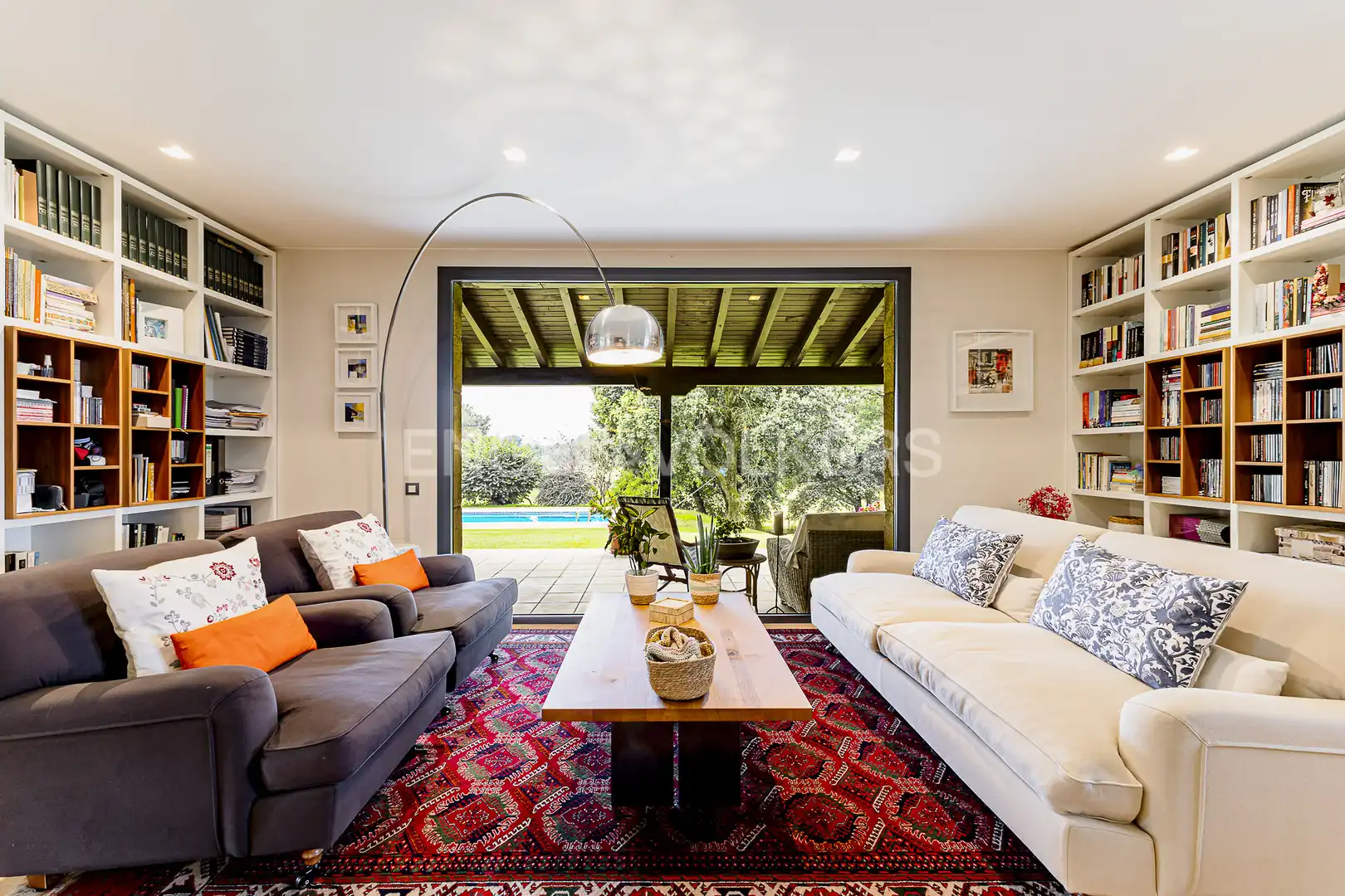 Wohnzimmer von Country house zum Verkauf in Torelló mit Klimaanlage, Heizung und Privatgarten
